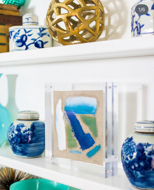 Lucite Lovely 28